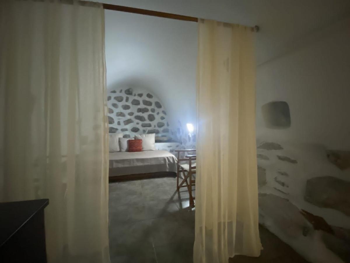 The Two Carob Trees, Traditional Stonehouse, Nikandri, Pirgos Diros Apartment Lefkias Exterior photo