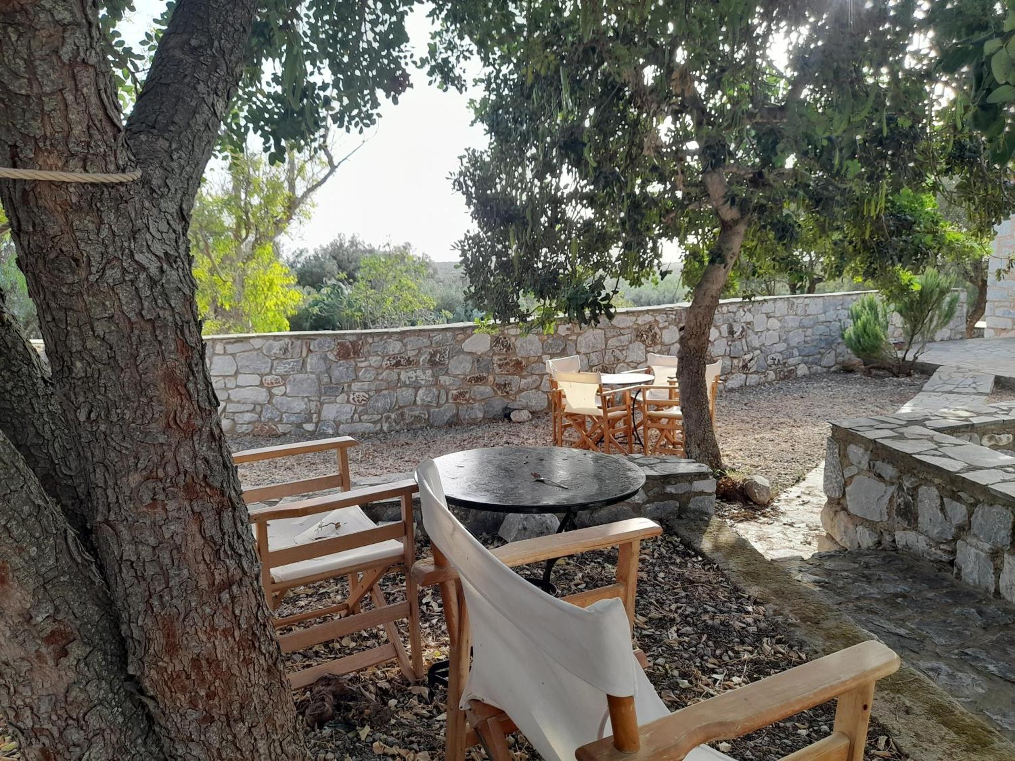 The Two Carob Trees, Traditional Stonehouse, Nikandri, Pirgos Diros Apartment Lefkias Exterior photo