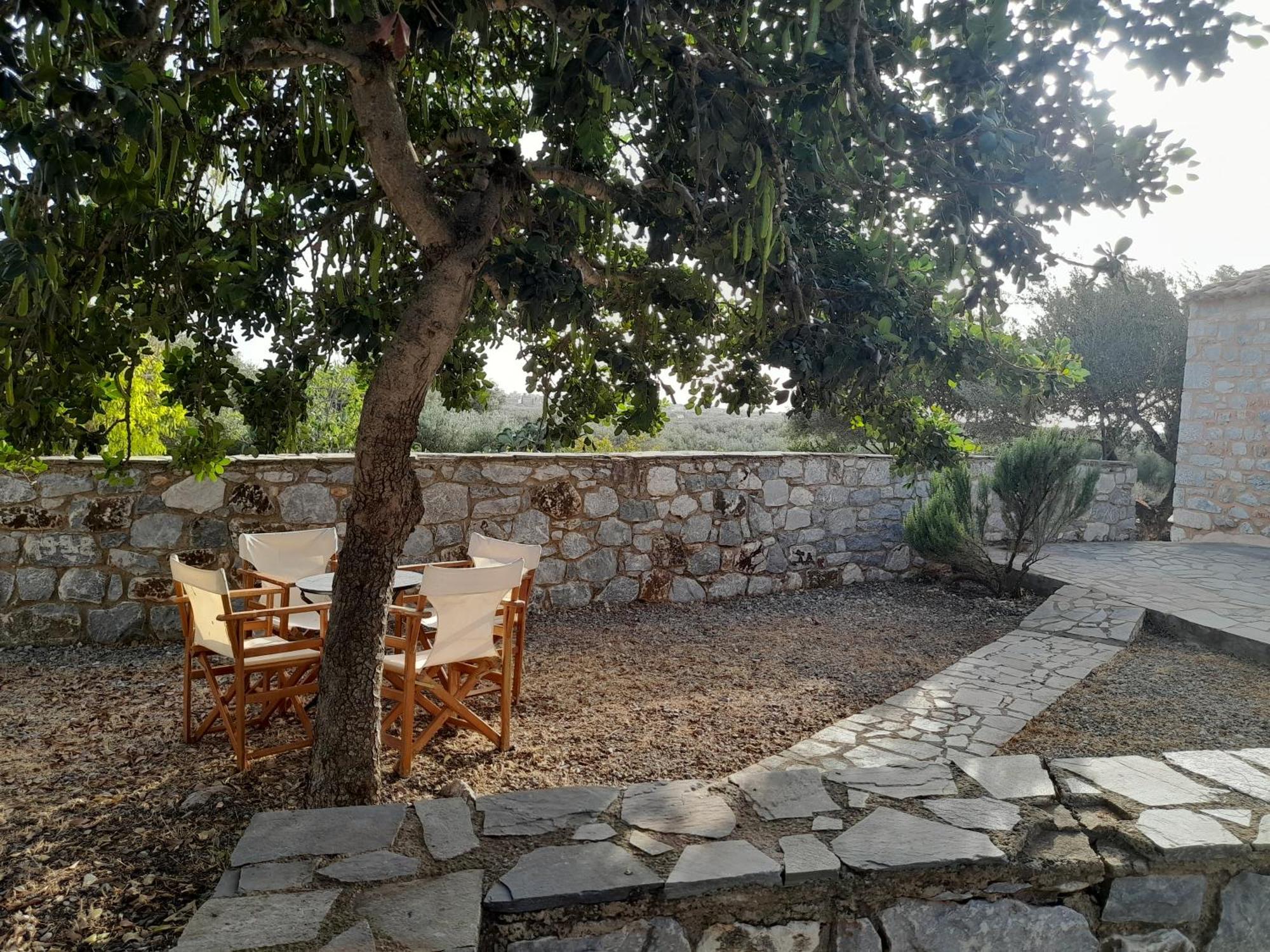 The Two Carob Trees, Traditional Stonehouse, Nikandri, Pirgos Diros Apartment Lefkias Exterior photo